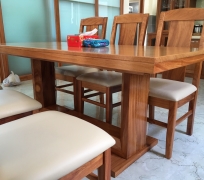 Bàn ăn đẹp gỗ tự nhiên