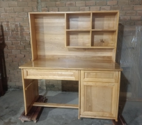 BÀN HỌC GỖ SỒI 1M37 ( HINH CHỤP THẬT TẠI XƯỞNG)