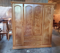 Tủ áo gõ Nam Phi 1.8m