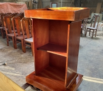 BỤC GIẢNG 02