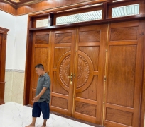 CỬA CHÍNH GỖ CĂM XE