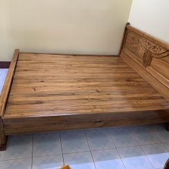 Giường Gỗ Tràm Bông Vàng Thang Dạt 1m8