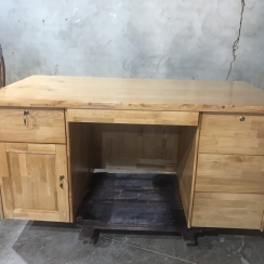 BÀN LAM VIỆC VÁN GHÉP CAO SU 1M6