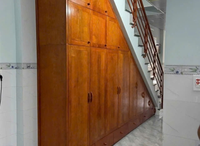 Hoàn Thiện Công Trình Tủ Gầm Cầu Thang Gỗ Tự Nhiên Đẹp Sang Trọng