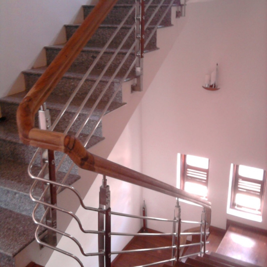 CẦU THANG GỖ 08