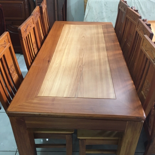 Bàn ăn chân vuông căm xe mặt gõ