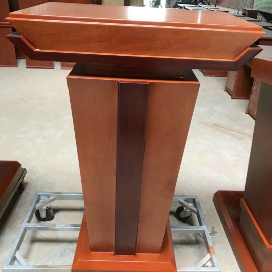 BỤC PHÁT BIỂU 001