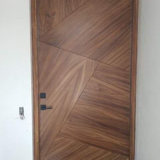 CỬA PHÒNG 1 CÁNH GỖ TRÀM BÔNG VÀNG 01