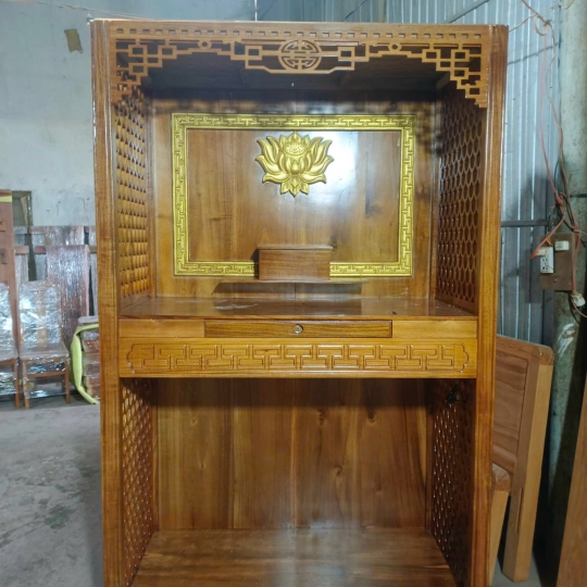 KHUNG BÀN THỜ GỖ  TRÀM BÔNG VÀNG 01 ( HÌNH CHỤP TẠI XƯỞNG)