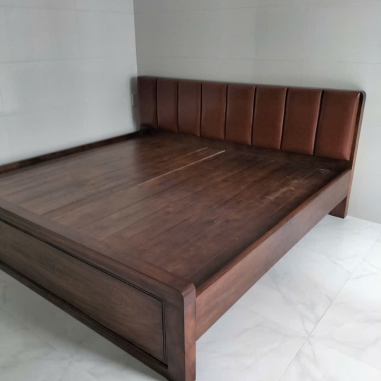 GIƯỜNG GỖ GÕ 2M2 ĐẦU GIƯỜNG  BỌC NÊM, DẠT PHẢN